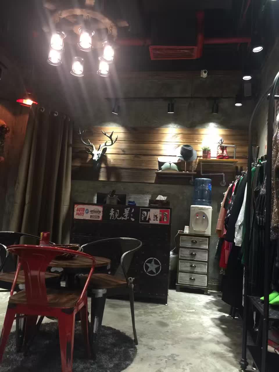 重慶服裝店設計裝修.jpg